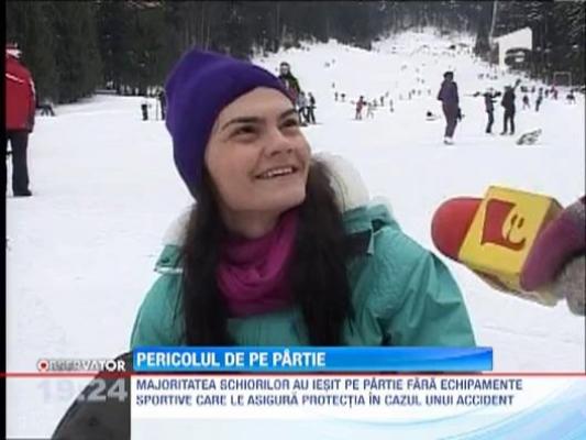 Moartea unui schior profesionist n-a speriat pe nimeni! Foarte multi turistii schiaza fara echipament de protectie