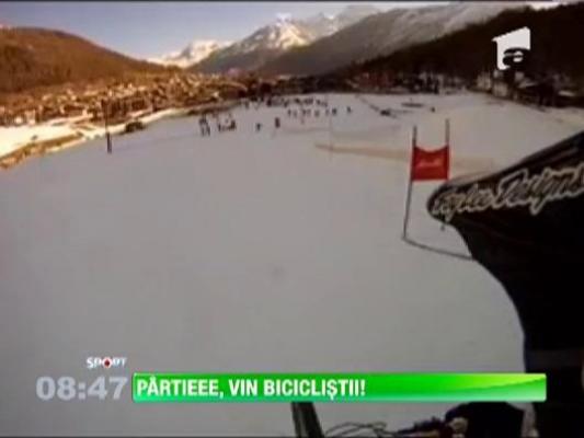 Cu bicicleta pe partie