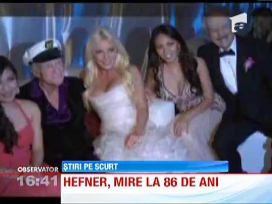 Hugh Hefner s-a casatorit in noaptea de Revelion