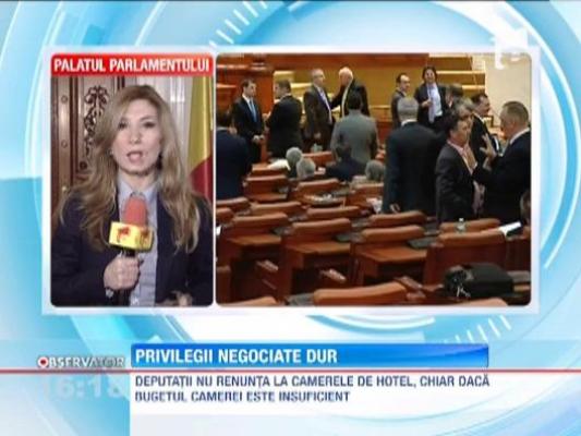 Deputatii isi negociaza dur privilegiile