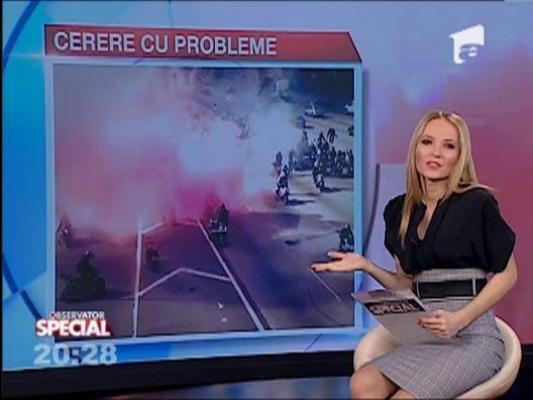 Un motociclist din Statele Unite a gasit metoda perfecta pentru a-si cere in casatorie iubita!