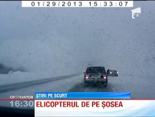 Un elicopter a aterizat din senin pe o sosea din Rusia