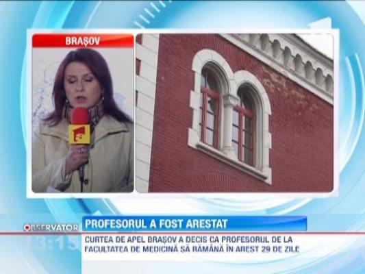 Profesor arestat pentru luare de mita