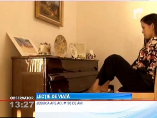 O Femeie din Arizona piloteaza avionul, cu...picioarele!