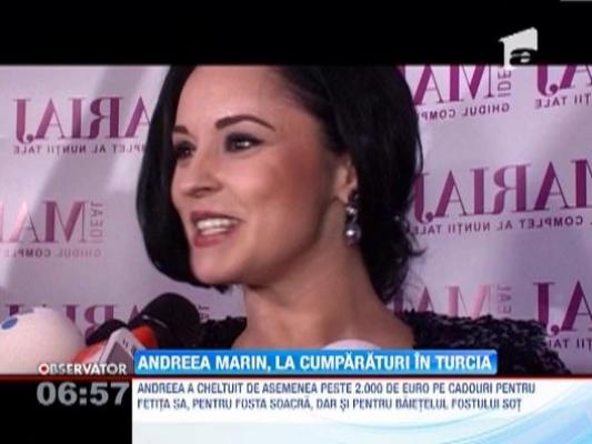 Andreea Marin, la cumparaturi in Turcia