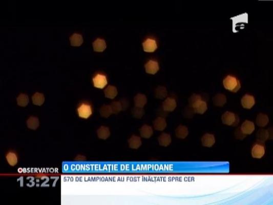 O constelatie de 570 de lampioane