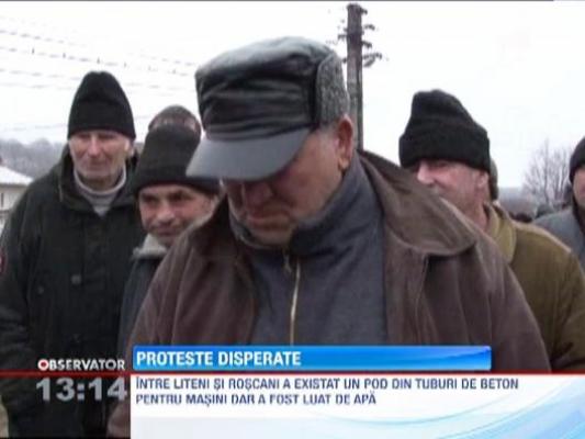 Drum judetean blocat in semn de protest fata de abandonarea lucrarilor la un pod