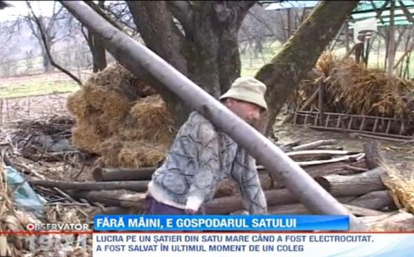 Poveste uimitoare de viata: Nu are maini, dar sapa, coseste, pune fanul in capite si ingrijeste vitele