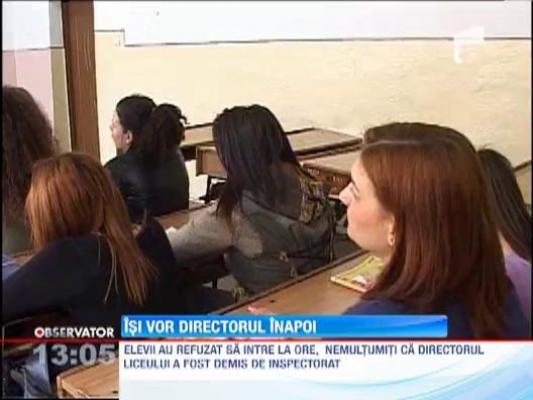 Haos in curtea liceului Henri Coanda din Craiova