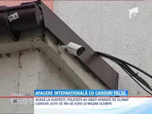 Procurorii si politistii cauta 100 de persoane acuzate de falsificare de carduri si retragere a doua milioane de euro