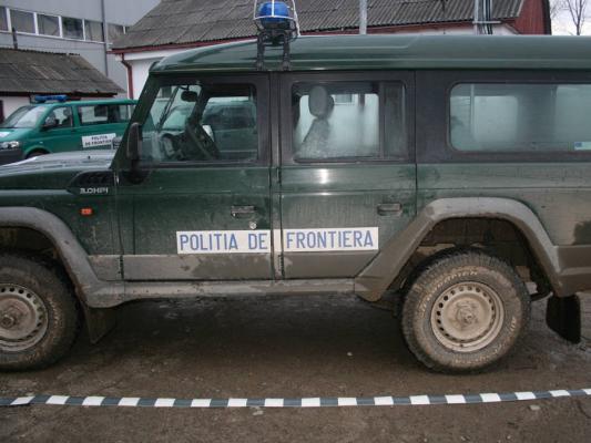 Amenintari cu pietre si topoare la adresa politistilor de frontiera din Suceava