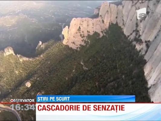 Cascadorie de senzatie: Un cascador a "sarit" cu o viteza de 250 de kilometri la ora