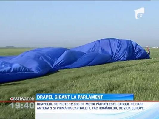 Drapel gigant la Parlament