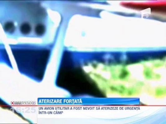 Avion utilitar nevoit sa aterizeze pe un camp