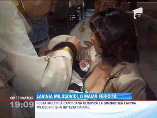 Lavinia Milosovici si-a crestinat baietelul la Timisoara