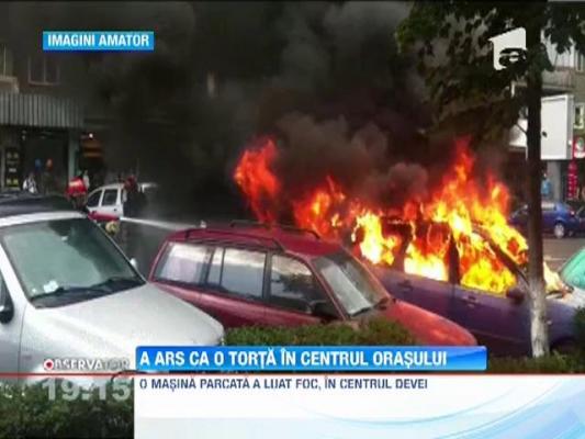 Masina in flacari, din cauza unui scurtcircuit