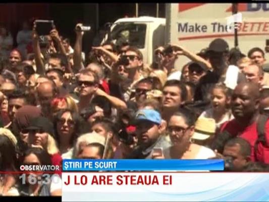 Jennifer Lopez a stralucit pe Bulevardul Celebritatilor de la Hollywood