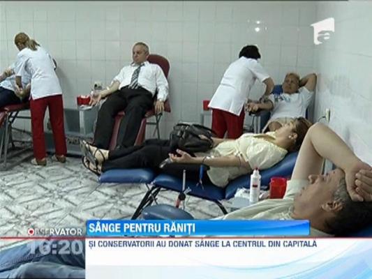 SOLIDARITATE: Peste 500 de persoane au donat sange pentru ranitii din Muntenegru