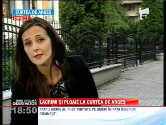 Curtea de Arges: Peste 300 de oameni, la slujba de pomenire a victimelor
