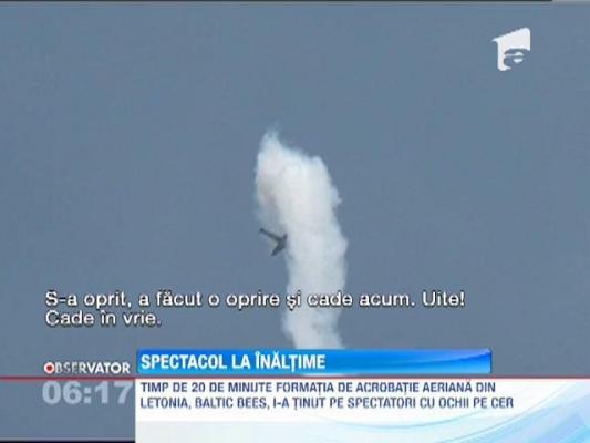 Cascadorii aerului au facut spectacol pe cerul din Satu Mare