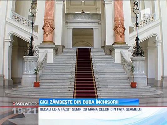 Gigi Becali zambeste din duba inchisorii