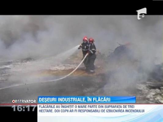 Incendiu puternic pe o rampa de deseuri industriale din Baia Mare