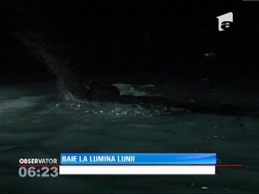 Bucuresti: Baie in miez de noapte, la strand