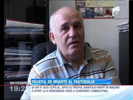 Pastorul care si-a ucis copilul si apoi s-a sinucis, era pasionat arme albe