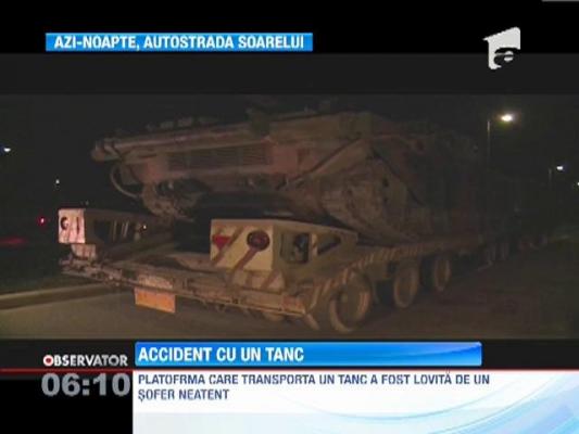 Tanc, implicat intr-un accident pe Autostrada Soarelui
