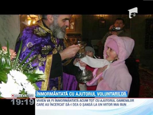 Fetita de 10 ani ucisa brutal si aruncata la gunoi a fost inmormantata cu ajutorul voluntarilor