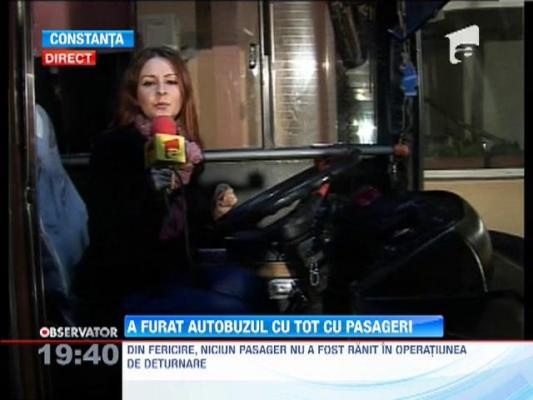 A furat un autobuz cu tot cu pasageri!