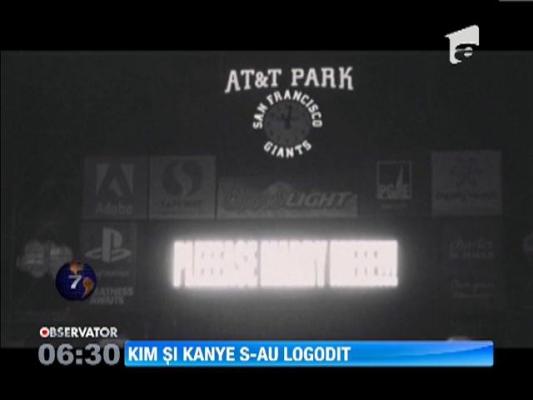 Kim Kardashian si Kanye West s-au logodit