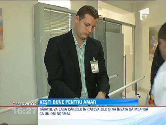 Amar, copilul fara un picior din Neamt, va primi o proteza care-l va ajuta sa paseasca singur