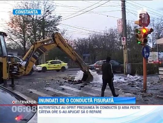 Constanţa, inundată cu apă de la o conductă fisurată