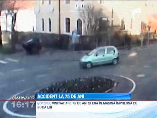 Ciocnire spectaculoasă între două maşini pe un drum din Bistriţa Năsăud