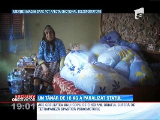 Are 18 ani şi cântăreşte doar 16 kilograme!