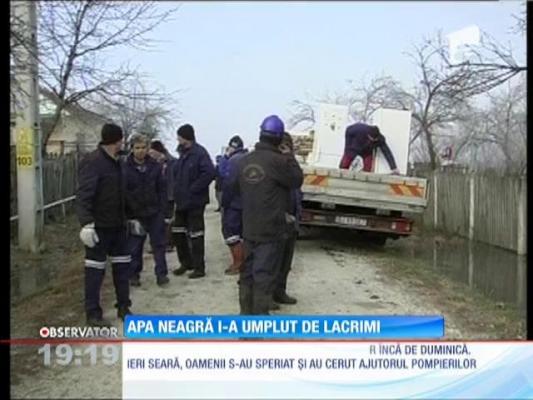 Inundaţii din cauza unei conducte sparte în Turceni
