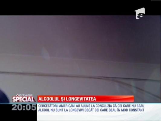 SPECIAL! Cei care nu beau alcool trăiesc mai puţin decât cei care beau moderat