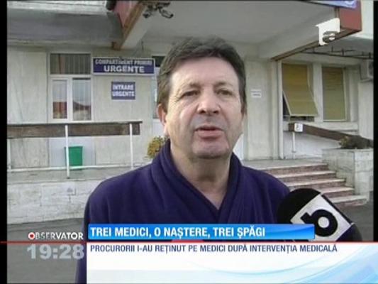 Trei medici prinşi cu şpagă dintr-o lovitură!