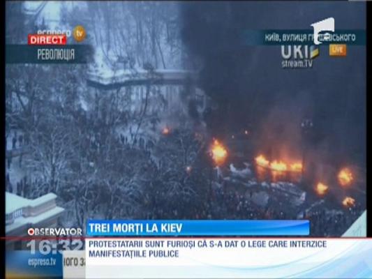 Trei protestatari şi-au pierdut viaţa în Ucraina