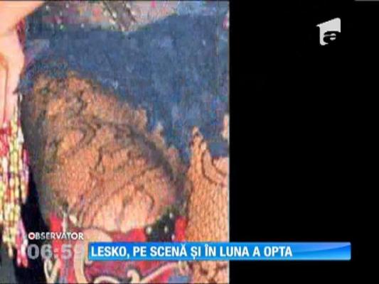 Anna Lesko este însărcinată în şapte luni, dar încă urcă pe scenă