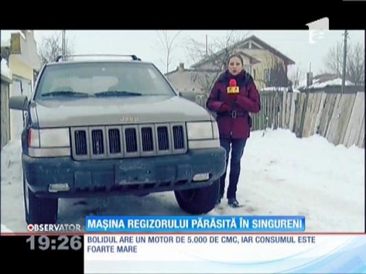 Maşina regizorului Sergiu Nicolaescu părăsită pe o uliţă dintr-un sat din Giurgiu