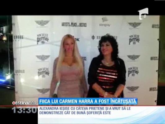 Fiica lui Carmen Harra a fost încătuşată