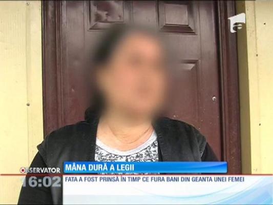 UPDATE! Şeful Poliţiei din Piatra Neamţ, filmat în timp ce bătea o fată