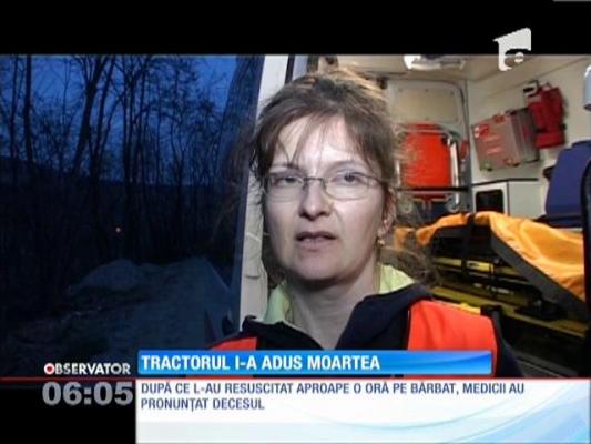 Un bărbat a fost strivit de tractorul pe care-l conducea