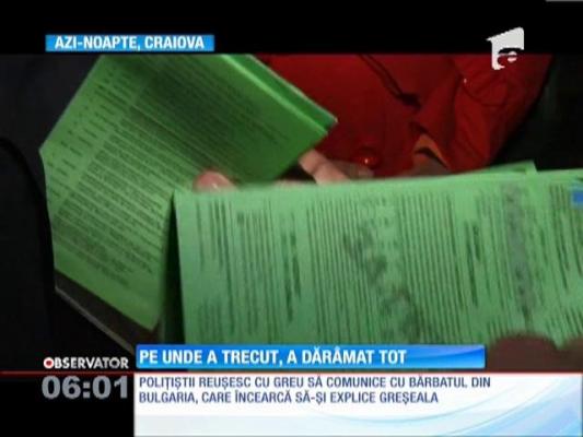 Două semafoare suspendate din centrul Craiovei, dărâmate de un şofer de TIR imprudent