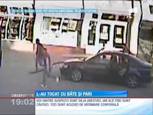 IMAGINI ȘOCANTE! Luptă cumplită cu bâte și pari într-o localitate din Bihor