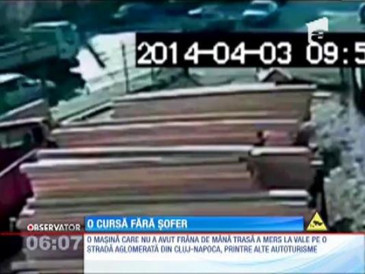 O maşină fără şofer a semănat groază pe o şosea din Cluj