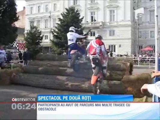 Spectacol pe două roți în centrul Aradului