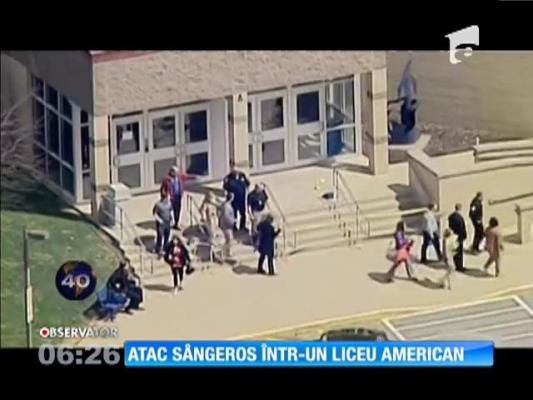 Atac sângeros într-un liceu din Pennsylvania